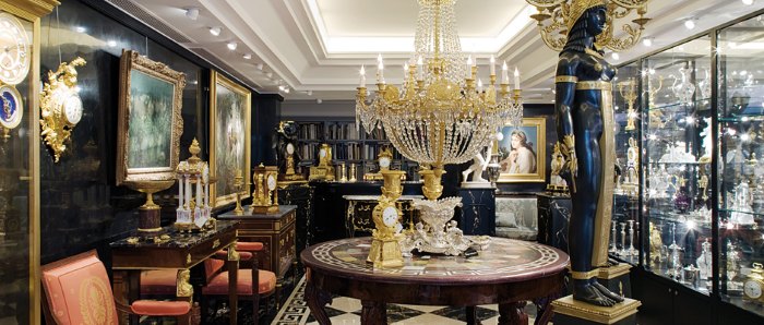 настоящему антиквариату не менее 500 лет