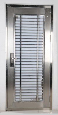 Как выбрать надежные входные металлические двери