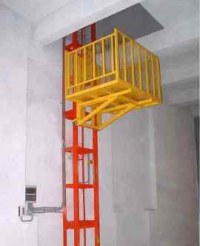 Покупка грузовых подъемников для торговли, складов и предприятий